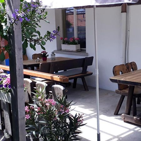 Hotel Restaurant Roessli Uetendorf Bagian luar foto