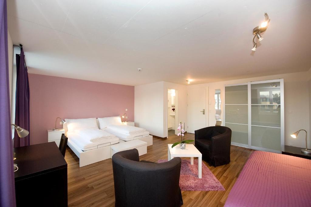 Hotel Restaurant Roessli Uetendorf Ruang foto