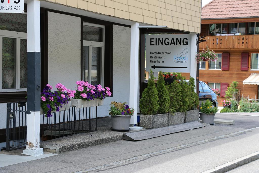 Hotel Restaurant Roessli Uetendorf Bagian luar foto