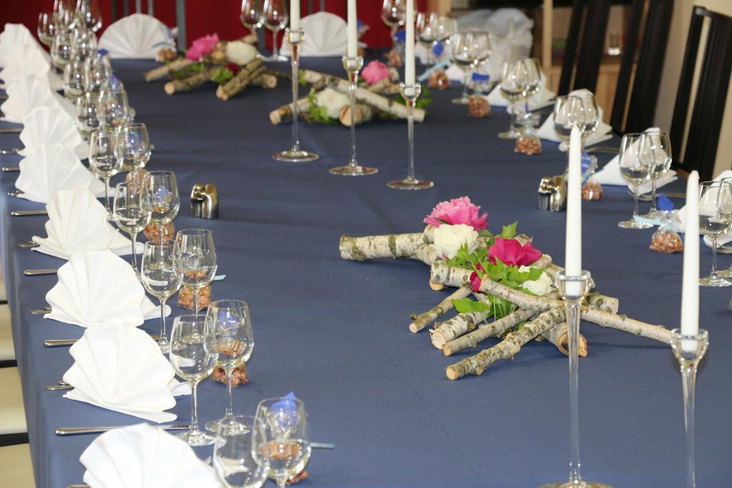 Hotel Restaurant Roessli Uetendorf Bagian luar foto
