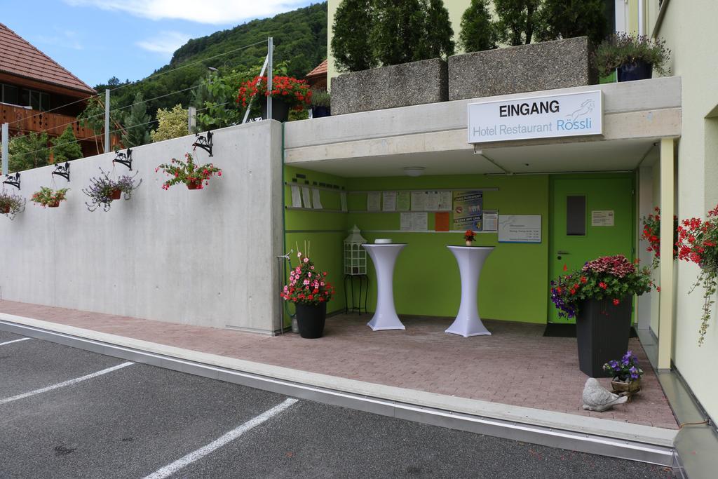 Hotel Restaurant Roessli Uetendorf Bagian luar foto