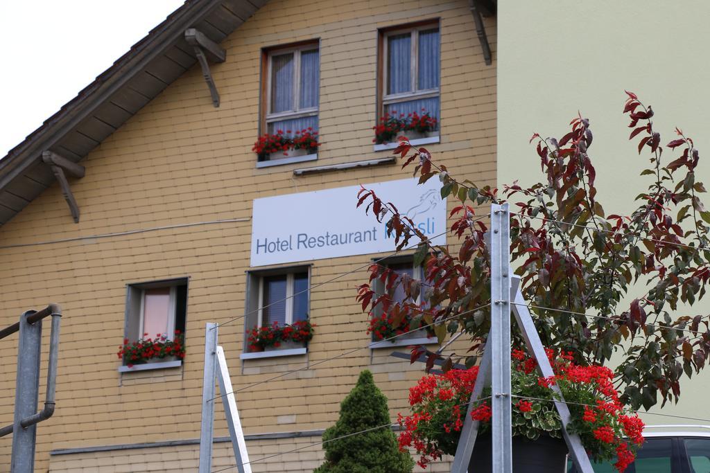 Hotel Restaurant Roessli Uetendorf Bagian luar foto